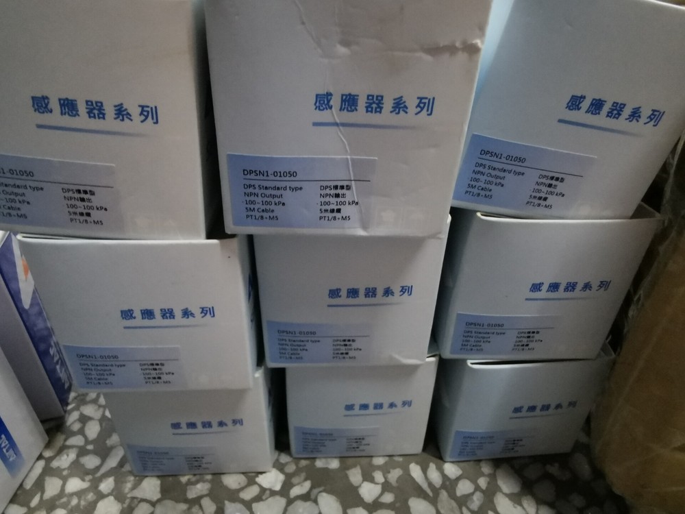 1PCS NEW DPSN1-10020 Pressure switch Brand