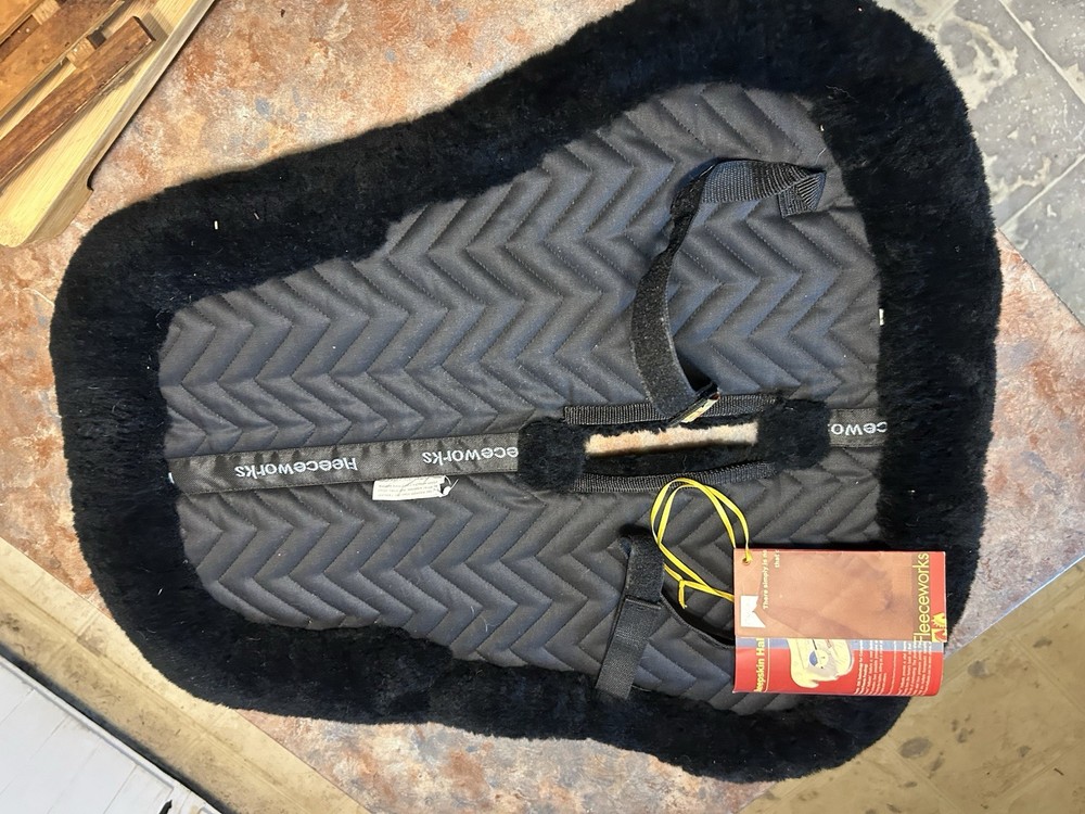 Fleeceworks Half Pad NWT Black