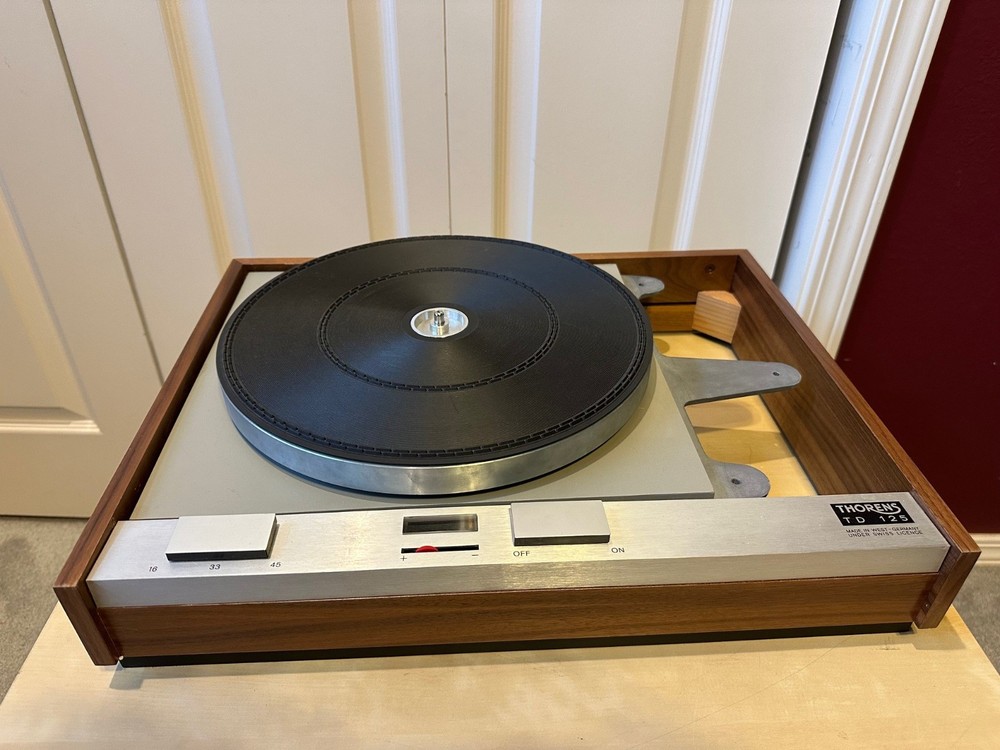 Thorens TD 125 Turntable, Original box, Nice!! Updated Ad