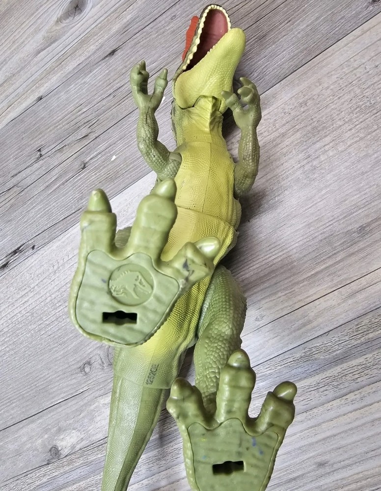 Jurassic World Epic Evolution Yangchuanosaurus basic 12" figure Jurassic park