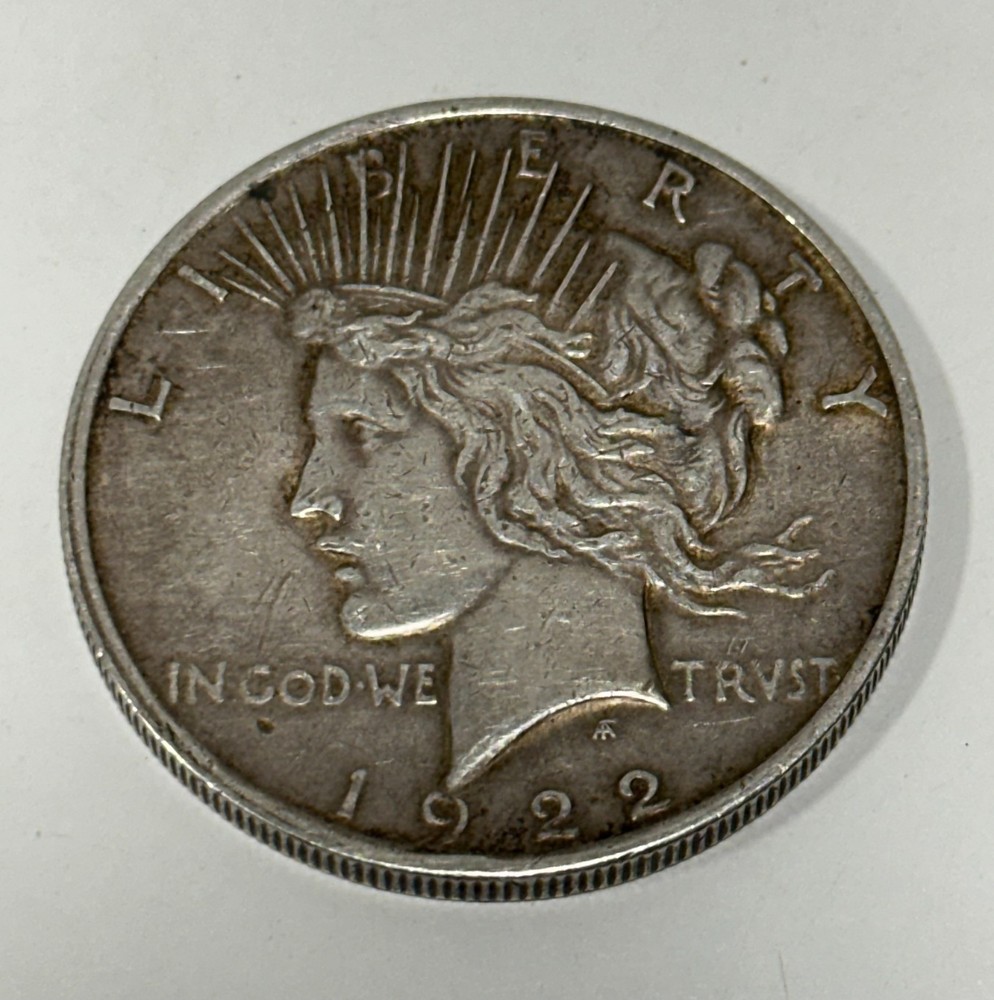 US Silver Coin-1922 PEACE SILVER DOLLAR circulated