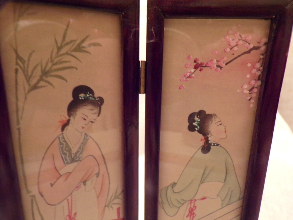 VTG Miniature Chinese Folding Dressing Screen