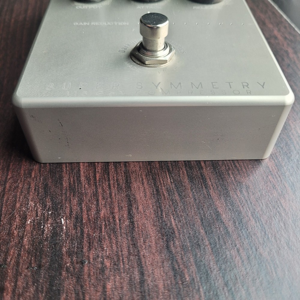 Darkglass Super Symmetry Compressor