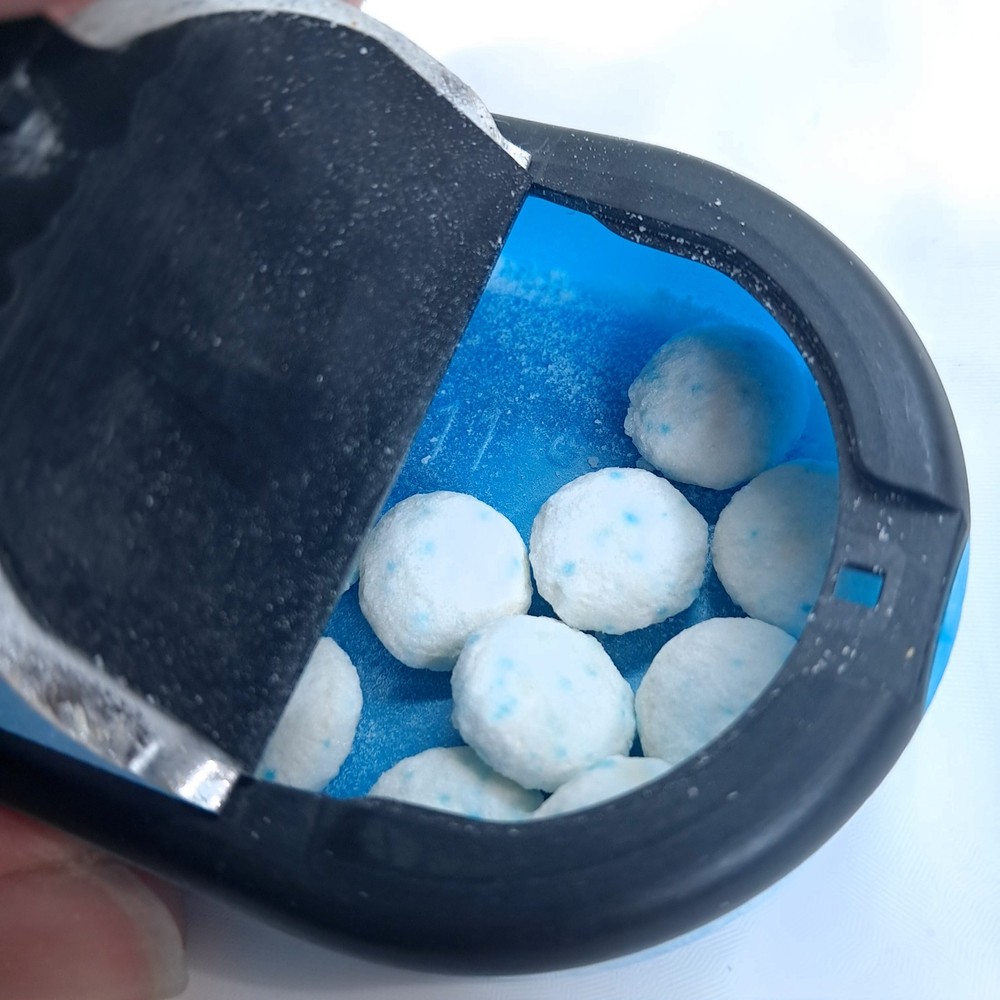 Ice Breakers Frost Mints peppermint container discontinued 2016 collector part