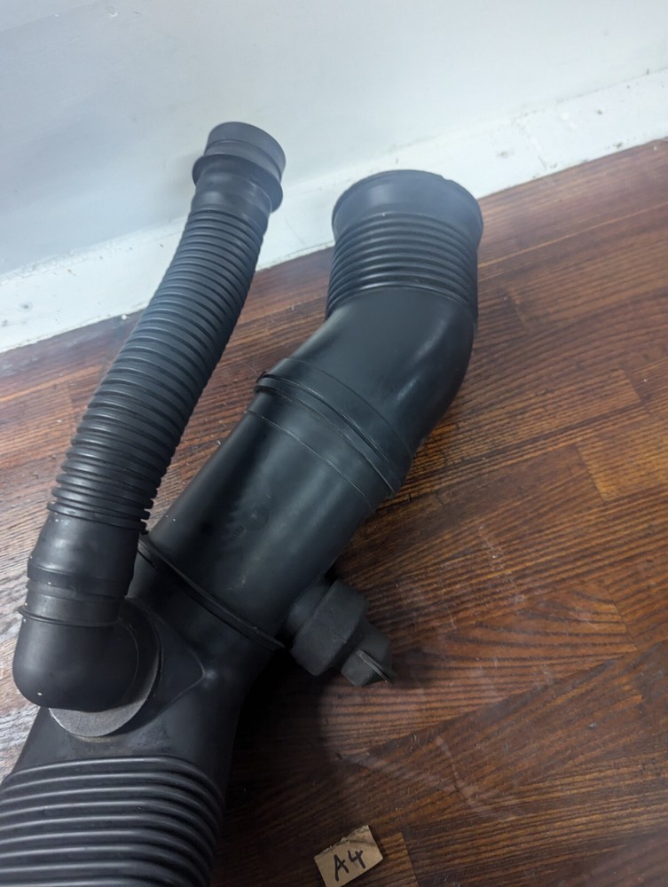 BMW 5 E39 Diesel intercooler hose pipe 2247909