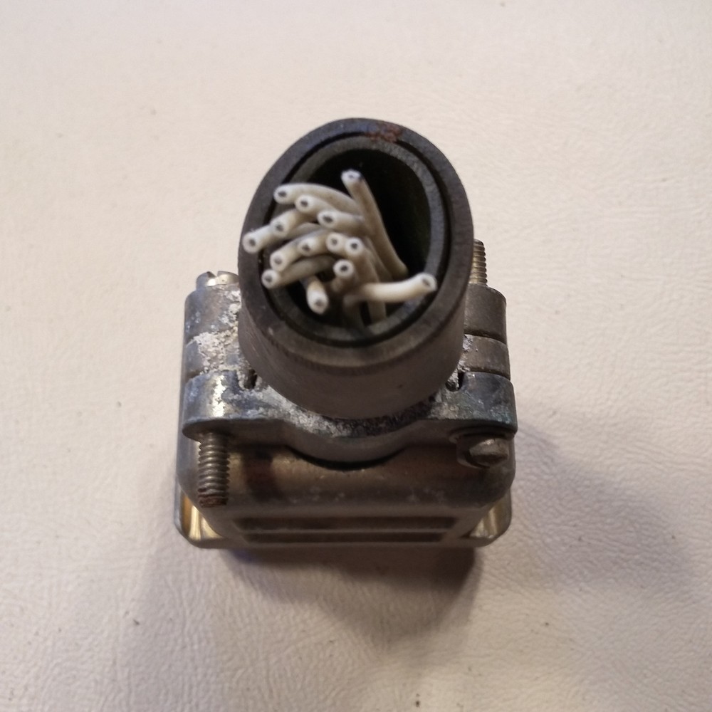 Cannon SR-RC1-N57A-P1 Connector