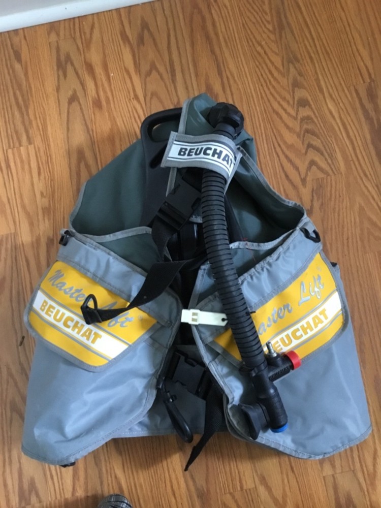 Beuchat Masterlift Equalizer Size S Buoyancy Compensator
