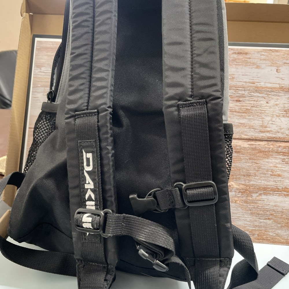 DAKINE Snowboarder Small Backpack 16”x11