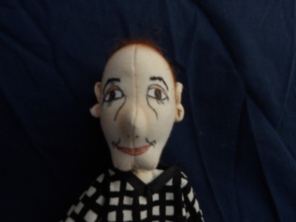 Haunted Doll, Eugene, Geeky, Smart, Tech-Savvy, Friendly, Good Guy
