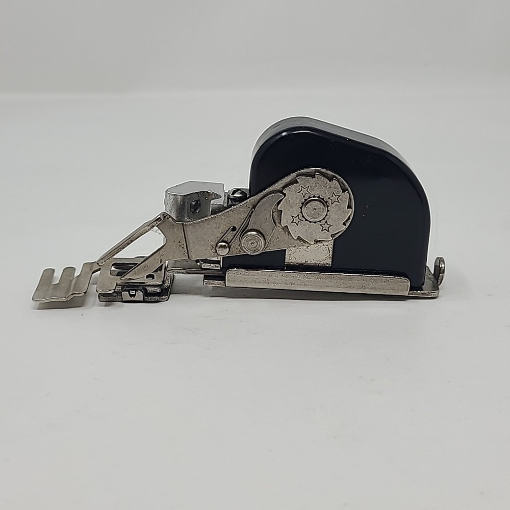 Vintage Kenmore Rotary Sewing Machine ZigZagger With Accessory