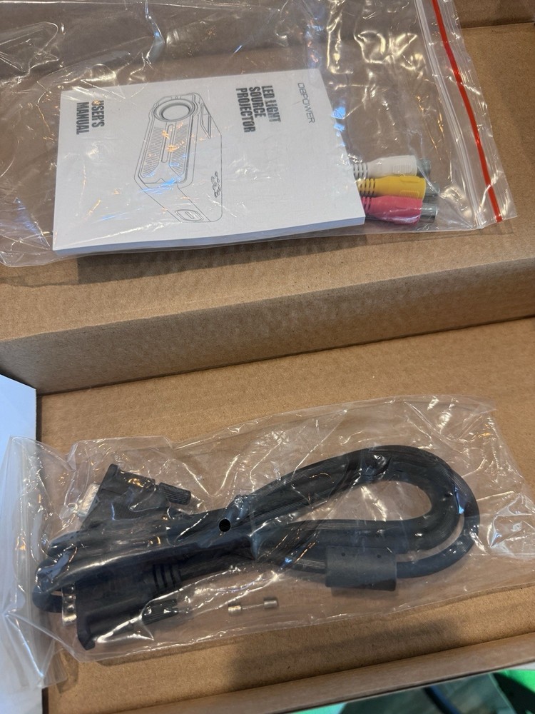 DBPOWER RD-819 LED Desktop Projector White