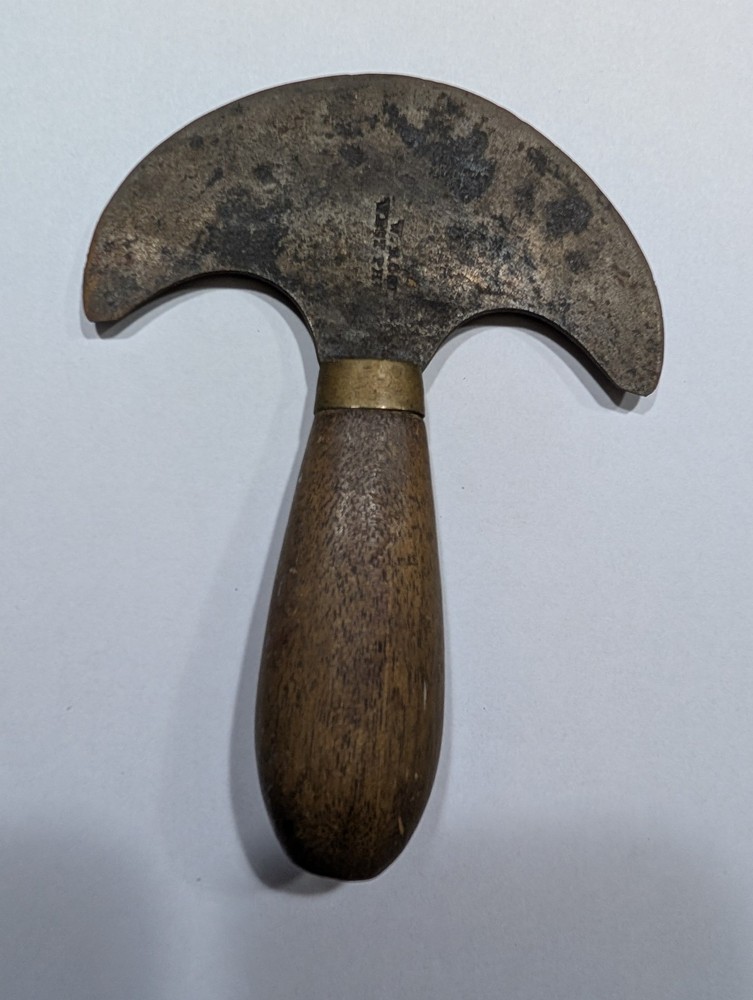 Half Moon  Knife   Ref.  434