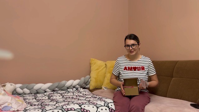 Crochet Kit for Beginners - 8 Flower Bookmarks, Video Tutorials, Soft Yarn & Hoo