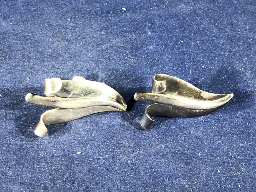 K1-4 STERLING SILVER EARRINGS - CLIP-ON BACKS - LEAF PATERN