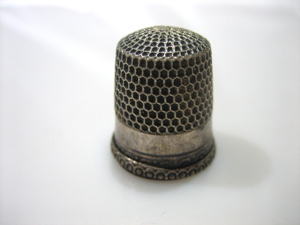 VINTAGE STERLING SILVER SIGNED SC 10 THIMBLE