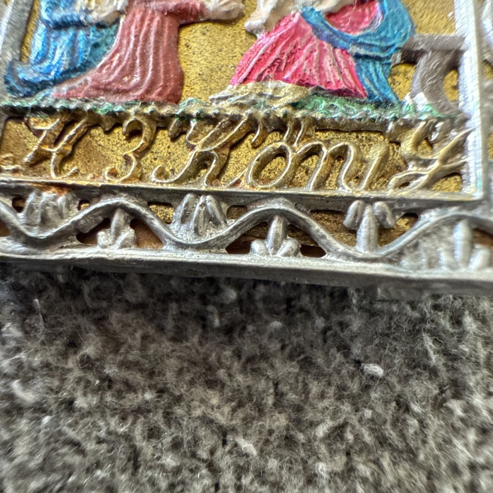 Vintage Foil Back Crèche Pendant