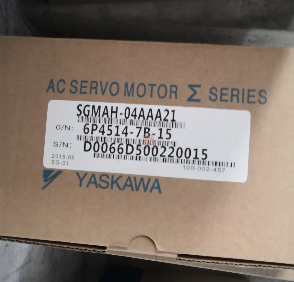 ONE Yaskawa servo Motor SGMAH-04AAA21 NEW