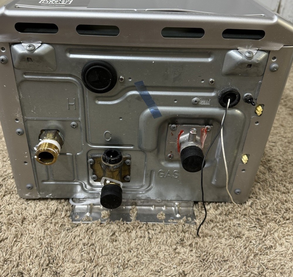 Rinnai RE160eP Outdoor Tankless Water Heater Propane Gas 160K BTU Untested Q