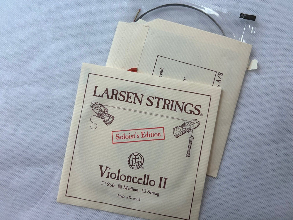 Larsen cello Strings set 4/4 SOLOIST A and D