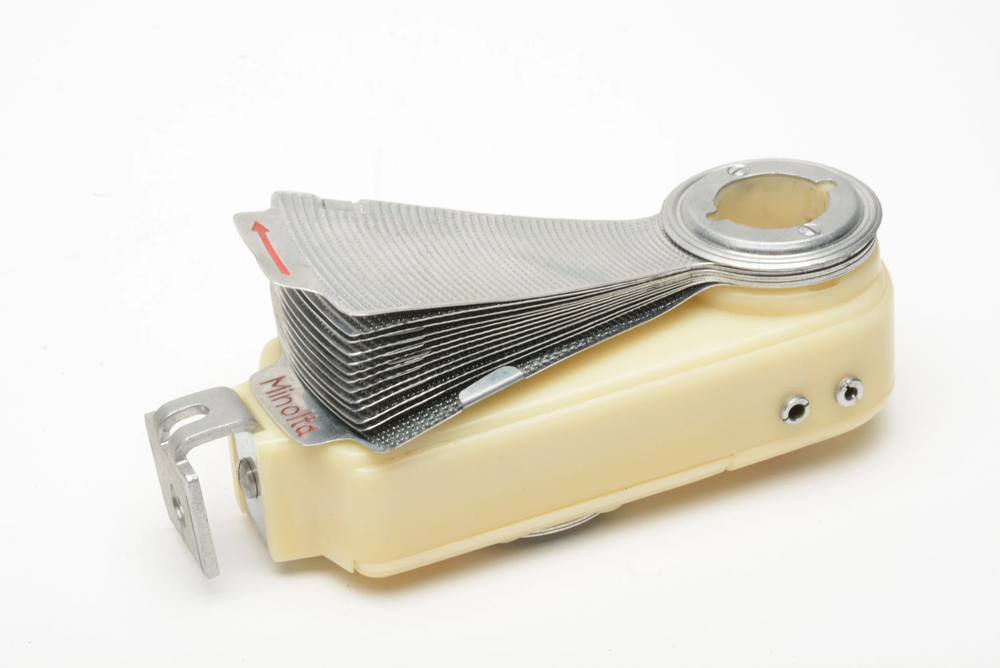 Minolta flash reflector in case, w/bulb adapter and instructions