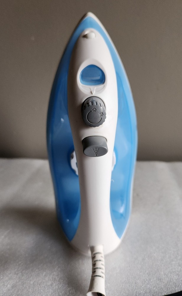 Rival Light Weight Iron Model 16102-1