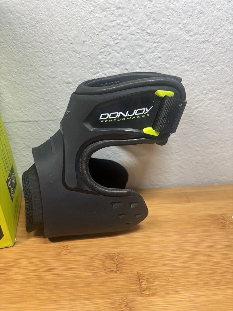 DonJoy Performance-Pod Ankle Brace Left Small Black.