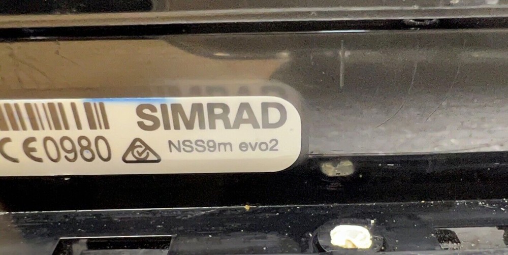 Simrad NSS9M EVO2 Chartplotter/Multifunction Boat Display 000-11187-001