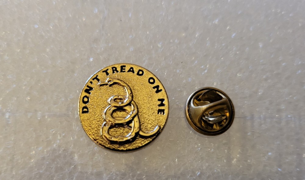 Don't Tread On Me Round Lapel Pin