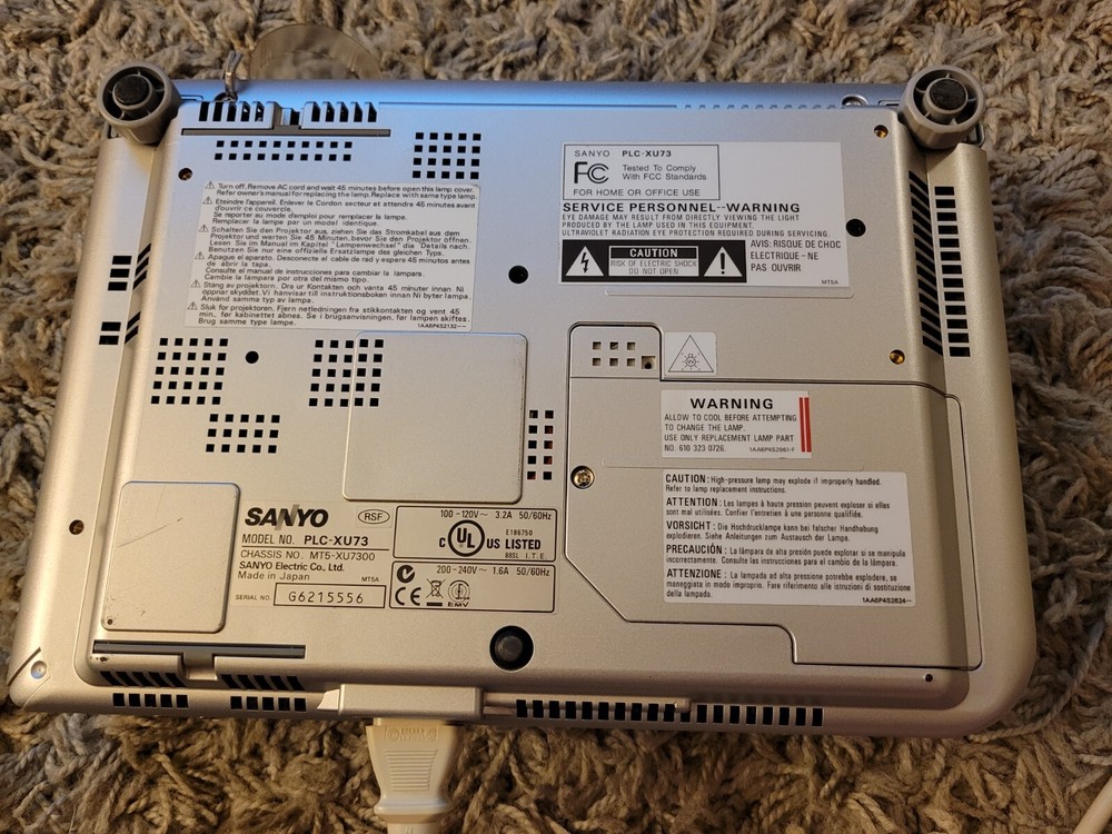 Sanyo PLC-XU73 Pro xtraX Multiverse Projector