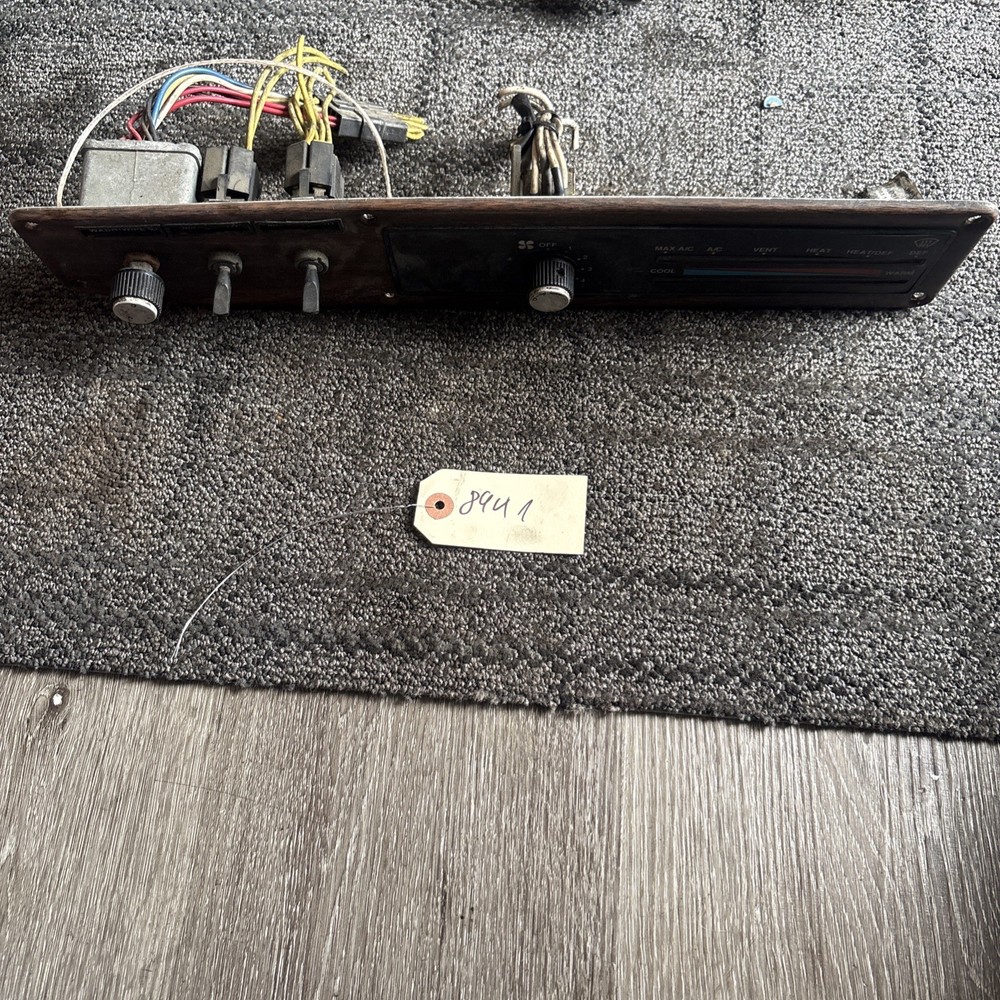 Freightliner  AC Heater Temperature Control Panel A-22-30529-0