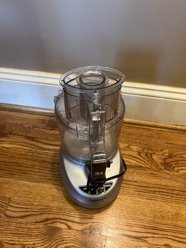 Cuisinart Custom Prep 11 Plus Food Processor DLC-2011 Tested Works Silver