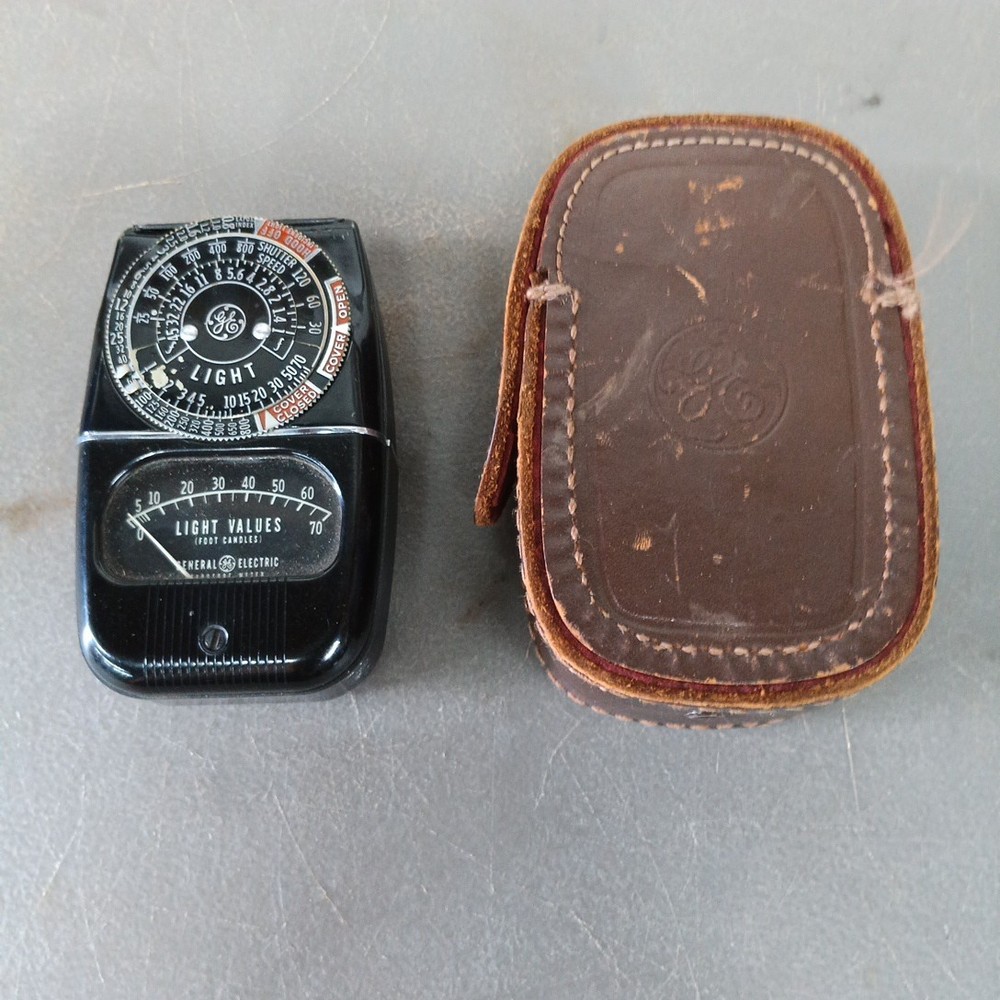 General Electric GE Exposure Meter Light Values w/ original case