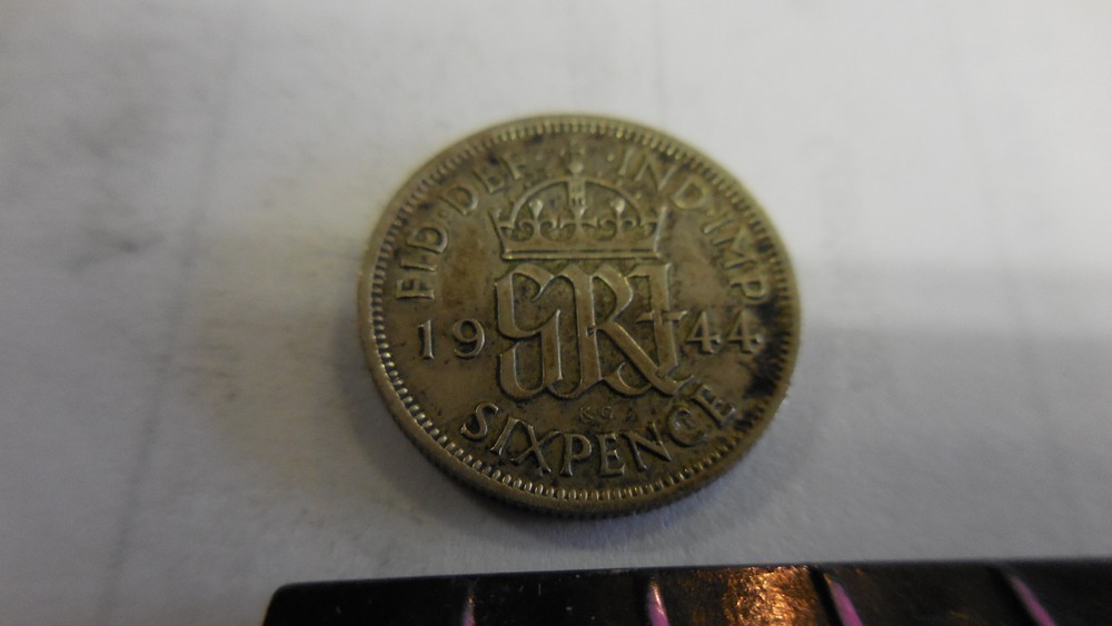 1944 GREAT BRITAIN SILVER SIX PENCE VERY NICE