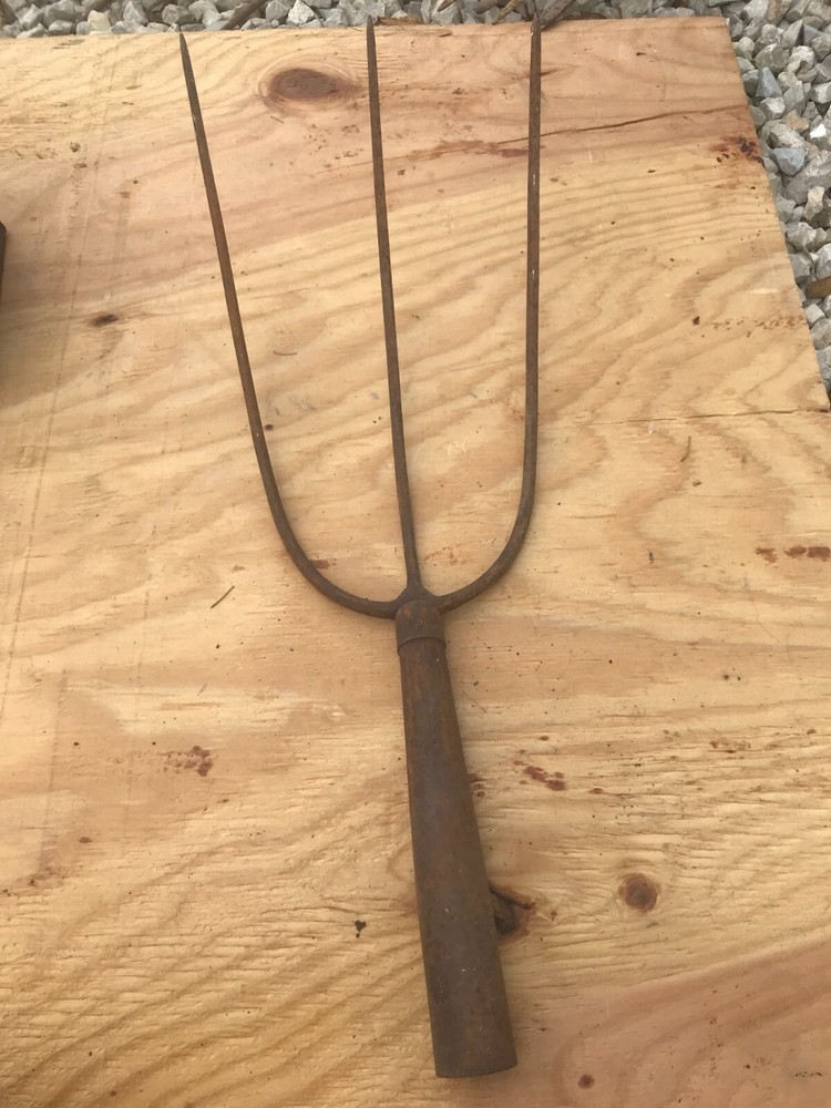 Fork Rake Head 3 Thines Rusty Rustic no handle Original Vintage Primitive Metal