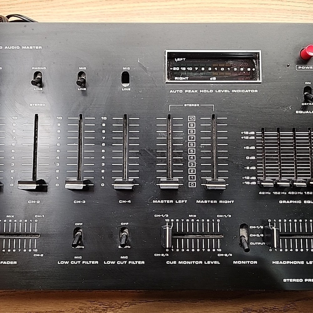 Vintage Numark DM 1650 Stereo Equalizer DJ Mixer