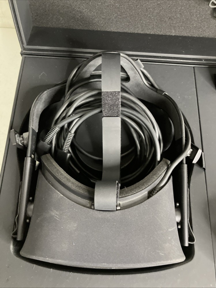 Oculus Rift CV1 Original Set for PC Virtual Reality Headset w/ Xbox Controller