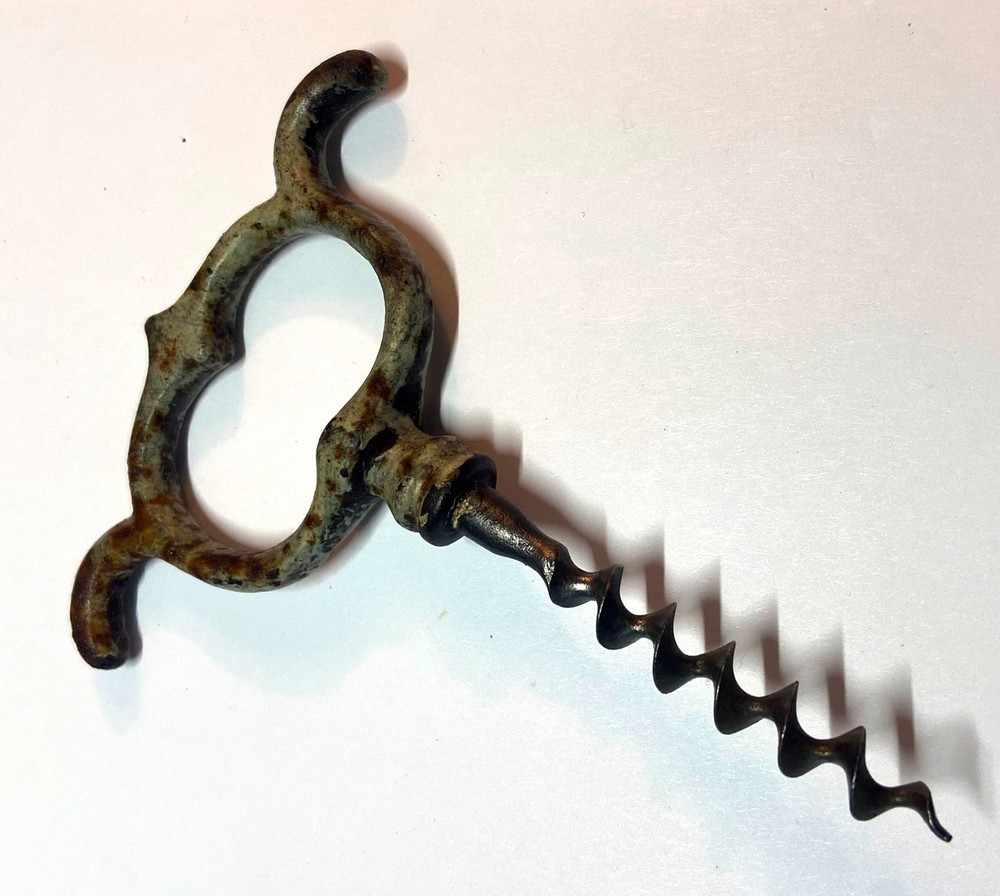 VINTAGE EARLY 20th CENTURY "FOUR FINGER PULL" CORKSCREW W/CAST IRON HANDLE