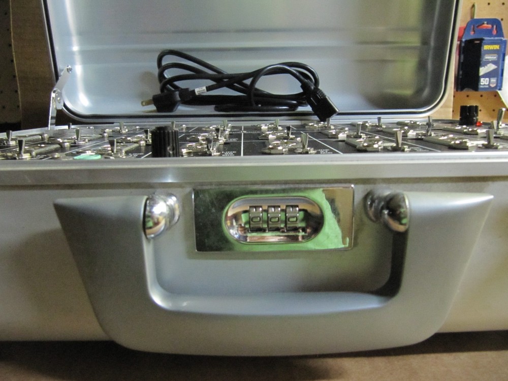 Opamp Labs A-24/2ML Audio Press Feed Mult Distribution Box