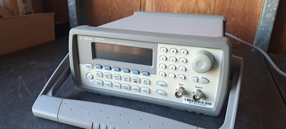 Agilent Keysight 33220A 20MHz Function Waveform Generator