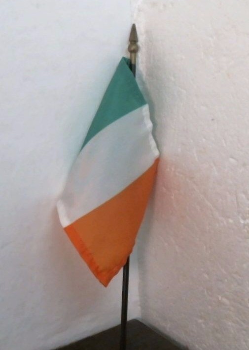 Ireland Table Flag, 4" x 6" with 8" Black Plastic Pole  FS
