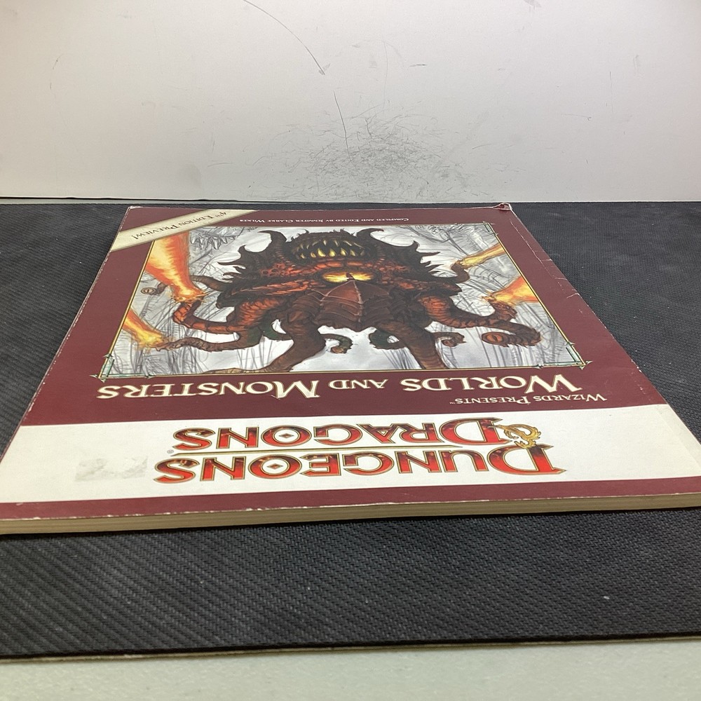 Dungeons & Dragons Worlds and Monsters 4th Edition Sourcebook MS121430