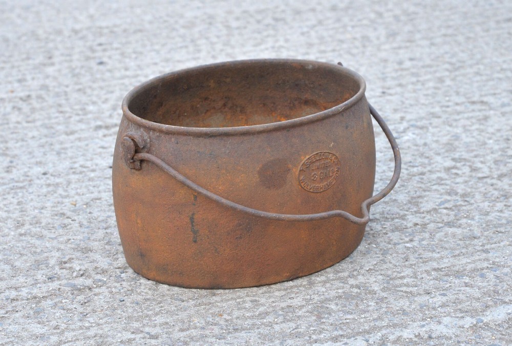 old cast iron cauldron pot by T Sheldon & Co Wolverhampton - FREE DELIVERY