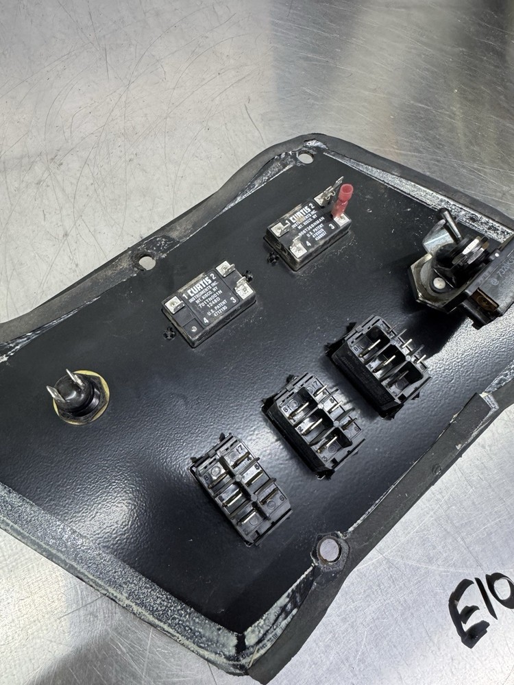 Nilfisk-Advance Advance 3800 Switch Control Board Floor Scrubber Key Tested
