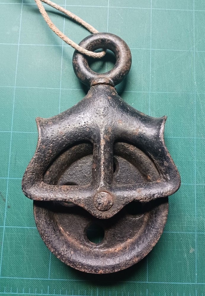 Antique Cast Iron Barn Pulley