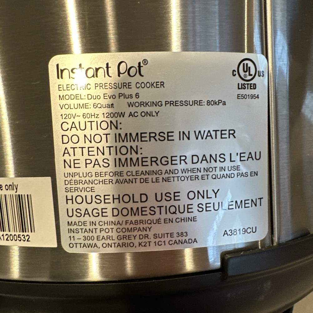 Instant Pot Duo EVO Plus 6 Qt. Used. Good Condition.