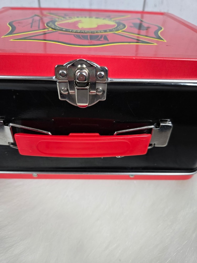 2014 AQUARIUS DESIGNED FIREFIGHTER METAL LUNCH BOX
