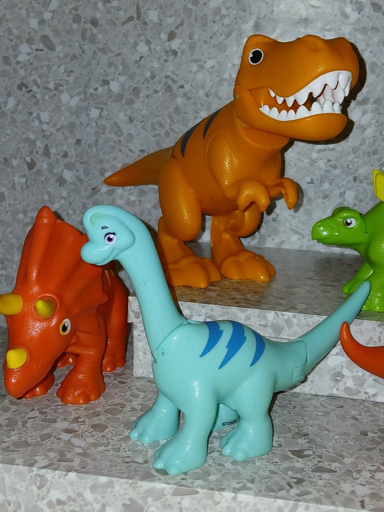 Childs 5 Pc. Plastic Dinosaur Lot
