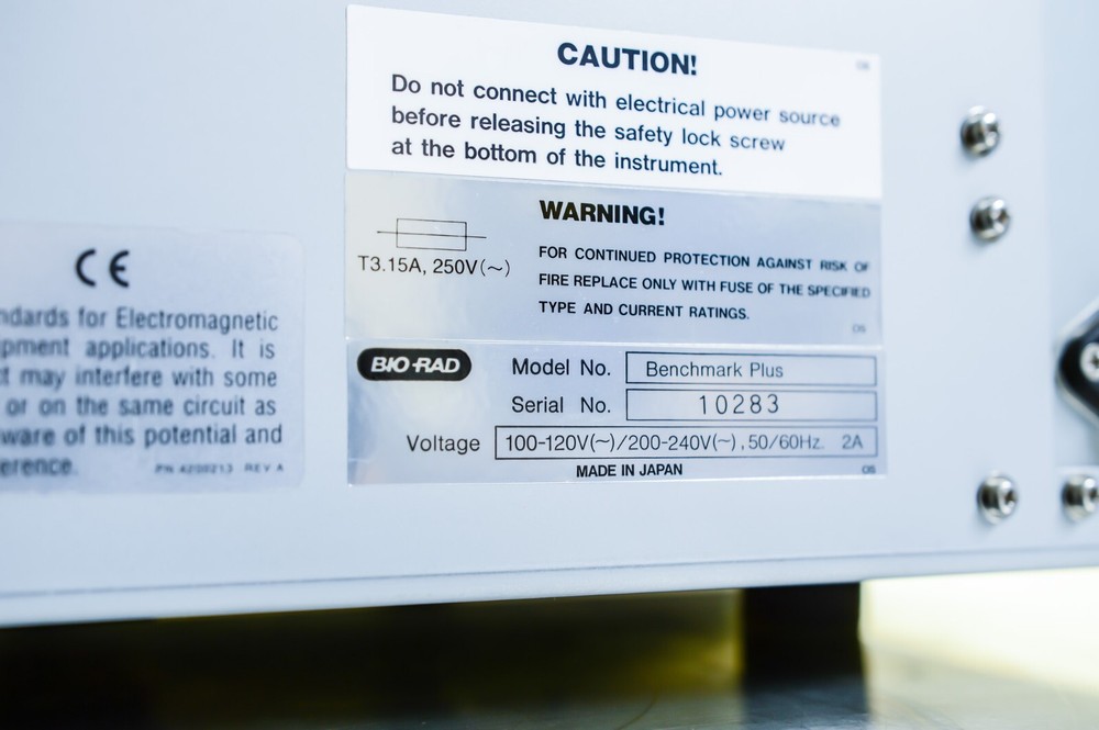 Bio-Rad Benchmark Plus Microplate Reader Spectrophotometer