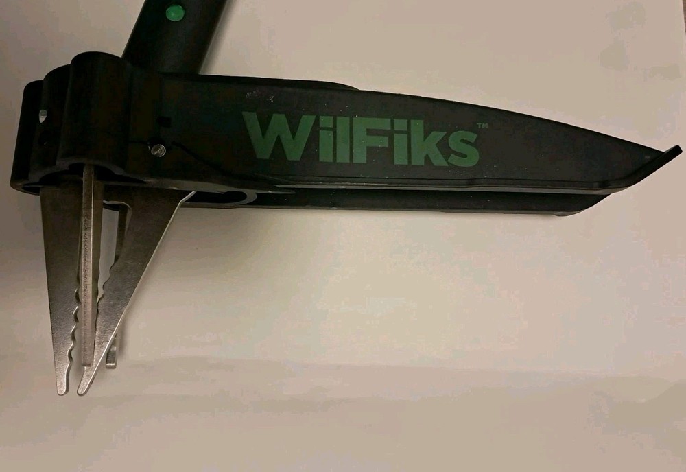 ADJUSTABLE WEED PULLER TOOL 36-45" STAND UP WEEDER WITH 4-CLAW HEAD AND EJECTOR