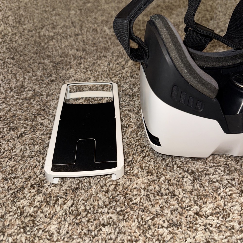 Zeiss VR One Plus Headset Virtual Reality Glasses